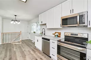 3319 Hannibal Dr, Saint Charles, MO 63301 - Photo 3