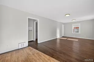 10335 St Joan Ln, Saint Ann, MO 63074 - Photo 7