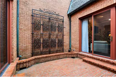 11 Chatfield Place Road, Creve Coeur, MO 63141 - Photo 9