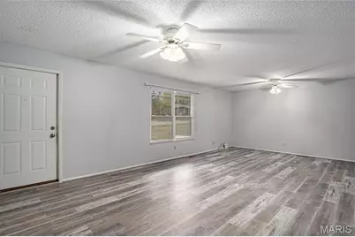 6787 Lesli Mari Court, Florissant, MO 63033 - Photo 3