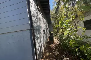 10201 Doane Dr, Saint Louis, MO 63136 - Photo 13