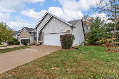 101 Robbins Way Drive, Florissant, MO 63034 - Photo 7