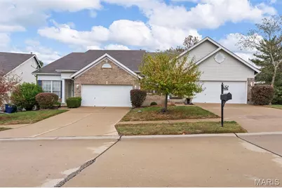 101 Robbins Way Drive, Florissant, MO 63034 - Photo 37