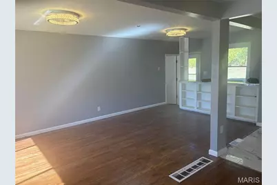 1313 Northumberland Drive, Bellefontaine Neighbors, MO 63137 - Photo 5