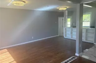 1313 Northumberland Dr, Bellefontaine Neighbors, MO 63137 - Photo 5