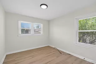 1110 St Bernadette Ln, Florissant, MO 63031 - Photo 11