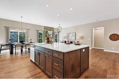 9411 Gates Manor Court, Sunset Hills, MO 63126 - Photo 11