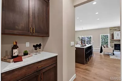 9411 Gates Manor Court, Sunset Hills, MO 63126 - Photo 9