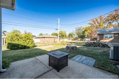 2 Willow Court, Florissant, MO 63031 - Photo 29