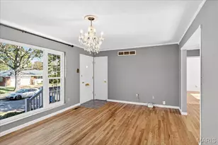 4348 Schmittwoods Ct, Saint Louis, MO 63123 - Photo 5