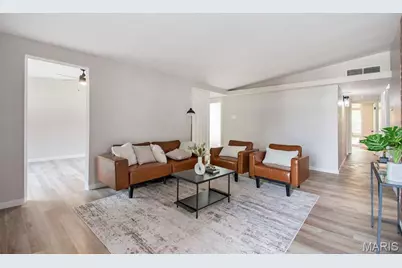 13 Bayberry Lane, Florissant, MO 63033 - Photo 7