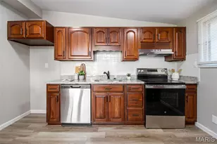 13 Bayberry Ln, Florissant, MO 63033 - Photo 7