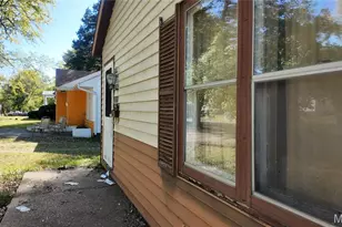 10113 Count Dr, Riverview, MO 63136 - Photo 3