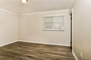 5621 Wieland Dr, Saint Louis, MO 63128 - Photo 9