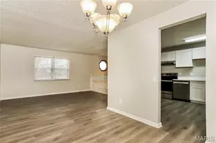 5621 Wieland Dr, Saint Louis, MO 63128 - Photo 3