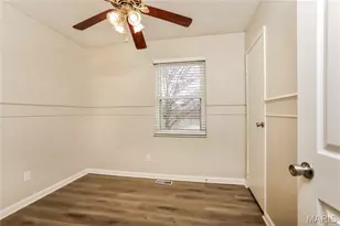 5621 Wieland Dr, Saint Louis, MO 63128 - Photo 11