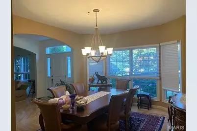 811 Wheaton Way, Creve Coeur, MO 63141 - Photo 7