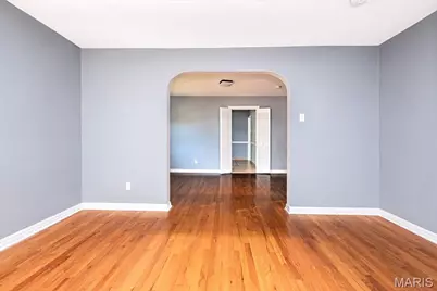 2745 Granda Drive, Saint Louis, MO 63125 - Photo 7