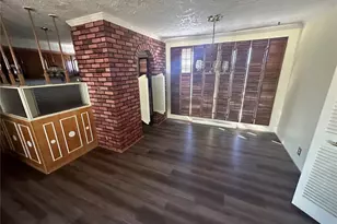 9833 Gloucester Dr, Saint Louis, MO 63137 - Photo 3