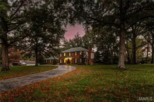 6 Chippenham Ln, Chesterfield, MO 63005 - Photo 3