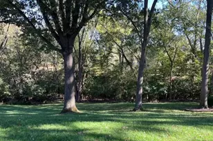 6 Chippenham Ln, Chesterfield, MO 63005 - Photo 5