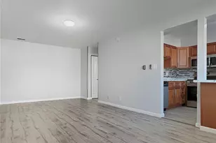 10010 Bunker Hill Dr, Mehlville, MO 63123 - Photo 3