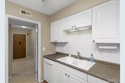 539 Coeur De Royale Drive #408, Creve Coeur, MO 63141 - Photo 21