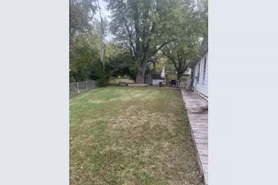 1004 Foxlair Court, Bellefontaine Neighbors, MO 63137 - Photo 3