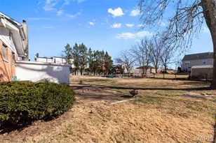 8816 Bridgeport Ave, Brentwood, MO 63144 - Photo 27