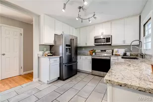 16460 Old Jamestown Rd, Florissant, MO 63034 - Photo 9