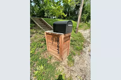 10643 Thorpe Avenue, Saint Louis, MO 63114 - Photo 3