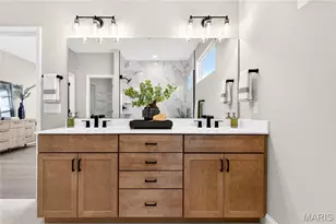 6728 Preservation Pkwy, Affton, MO 63123 - Photo 17