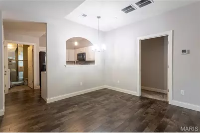 6401 Brookfield Court Drive #102, Saint Louis, MO 63129 - Photo 5