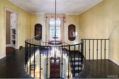 8 Carrswold Drive, Clayton, MO 63105 - Photo 17