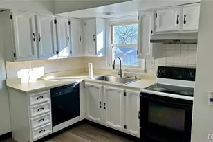 4400 Mohegan Dr, Saint Louis, MO 63123 - Photo 17