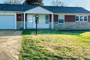 4400 Mohegan Dr, Saint Louis, MO 63123 - Photo 1