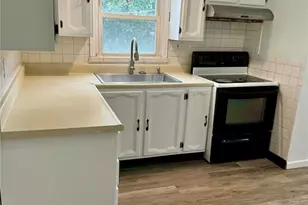 4400 Mohegan Dr, Saint Louis, MO 63123 - Photo 11