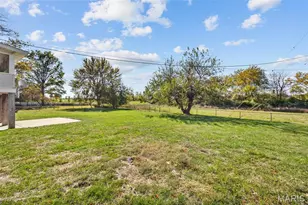 36 Cloverdale Dr, Saint Charles, MO 63304 - Photo 3