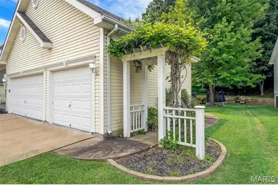 17242 Hilltop Ridge Drive, Eureka, MO 63025 - Photo 3