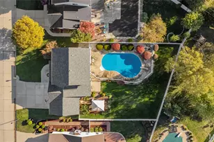 742 Oak Leaf Bluff Dr, Saint Charles, MO 63304 - Photo 45