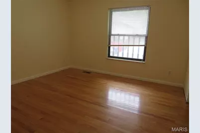 1270 N North and South Road, University City, MO 63130 - Photo 7