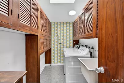 2649 Nahn Drive, Oakville, MO 63129 - Photo 9