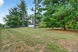 2649 Nahn Dr, Oakville, MO 63129 - Photo 17