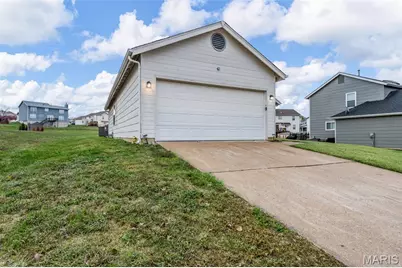 14428 Williamsburg Manor Drive, Florissant, MO 63034 - Photo 3