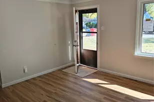 8 Elwood Ct, Florissant, MO 63031 - Photo 7