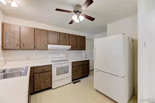 10635 Aylesford Dr, Ferguson, MO 63136 - Photo 11