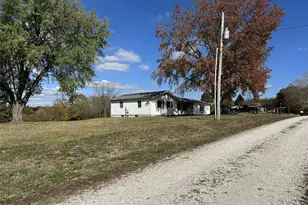 303 Bird Song Ln, Saint Clair, MO 63077 - Photo 3