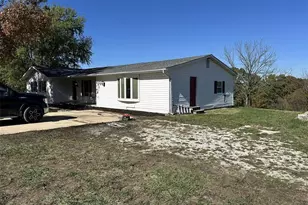 303 Bird Song Ln, Saint Clair, MO 63077 - Photo 9