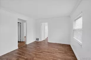 9821 Zenith Dr, Saint Louis, MO 63123 - Photo 5