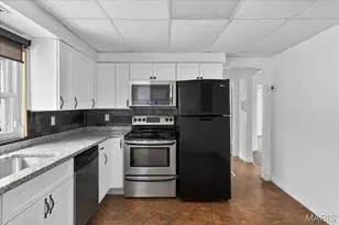 9821 Zenith Dr, Saint Louis, MO 63123 - Photo 13